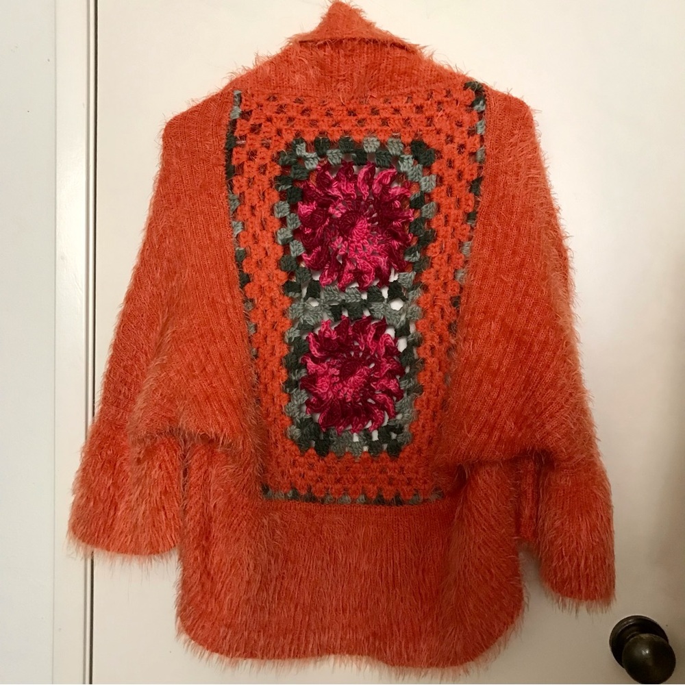 Shrug with a Flare - Picture 3 of 5